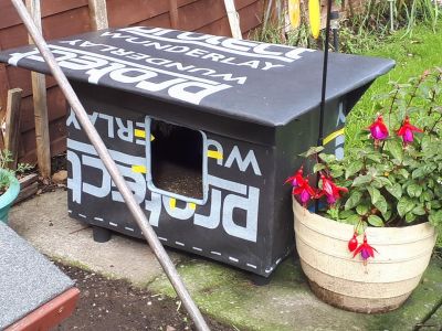 cat house lol
made for the stray cat in my garden 
