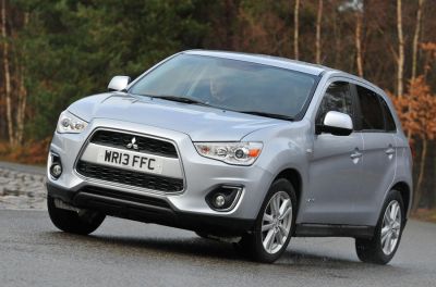 mitsubishi-asx-hard-cornering.jpg