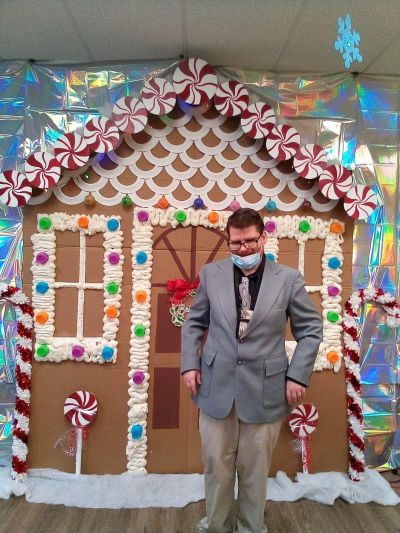 Cody last xmas in a suit lol
