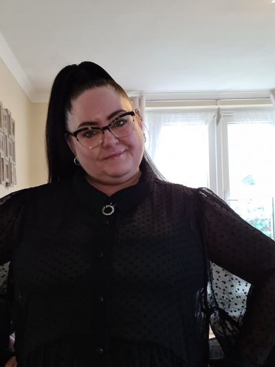 me :D
new glasses, ready for work
